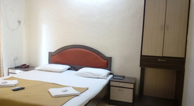 Hotel Shelter Palace, Забронировать Отель Отели штата Махараштры 3 звезды, 3*