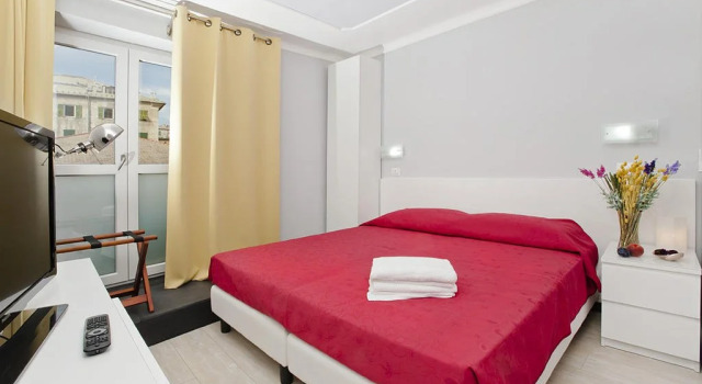 Hotel Paradiso, Забронировать Отель Генуя Итальянская Ривьера, рядом с Stazione Genova Sampierdarena