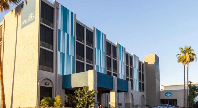 Days Inn Phoenix And Conference Center, Забронировать Отель Финикс Phoenix Metropolitan Area, рядом с The Newton