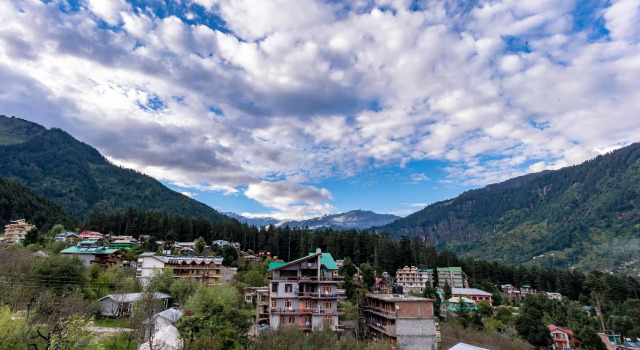 OYO Home 78510 Luxurious Himalayan View Cottage