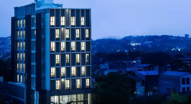 Up-Peak Hotel Simpang Lima Semarang Powered by Archipelago