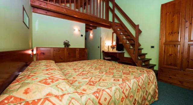 Четырёхместный номер Standard Hotel Beau Site