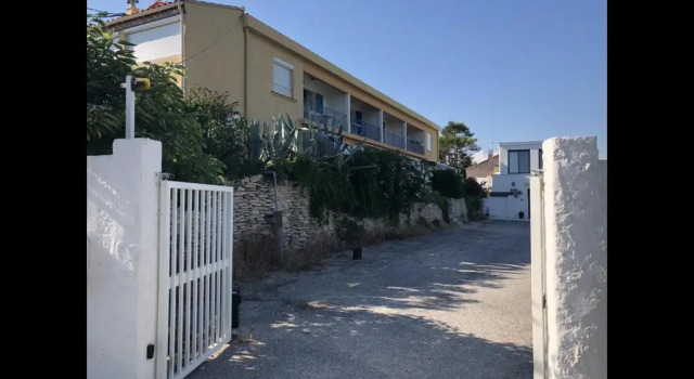 Studio « Les pieds dans l’eau », Réserver Appartement Martigues Étang de Berre