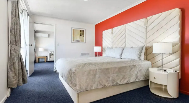 Номер Standard Highpoint International Hotel