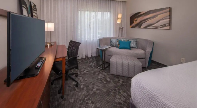 Номер Standard Courtyard by Marriott Dulles Town Center