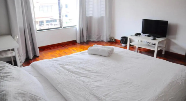 GRAYHAUS Guest House, Забронировать Гостевой дом Отели Петалинг-Джая с парковкой, рядом с Мутиара Дамансара, Парковка