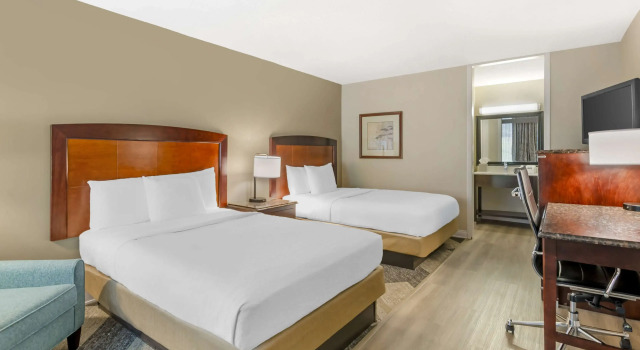 Четырёхместный номер Standard Best Western Lexington Inn