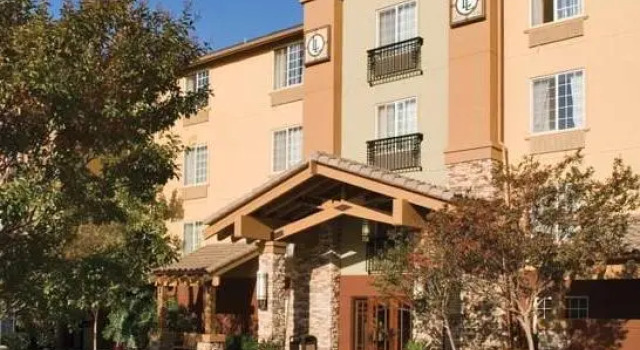 Номер Standard Larkspur Landing Extended Stay Suites Hillsboro