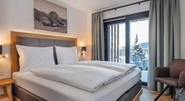 Номер Standard Пентхаус с 3 комнатами с балконом и с видом на горы AlpenParks Hotel & Apartment Taxacher