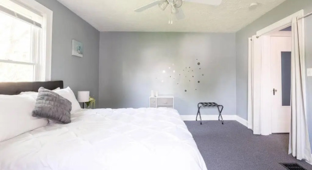 *Quiet 1 Bedroom Home - Minutes From Downtown, Prenota Hotel Hotel a Indiana con parcheggio, Parcheggio