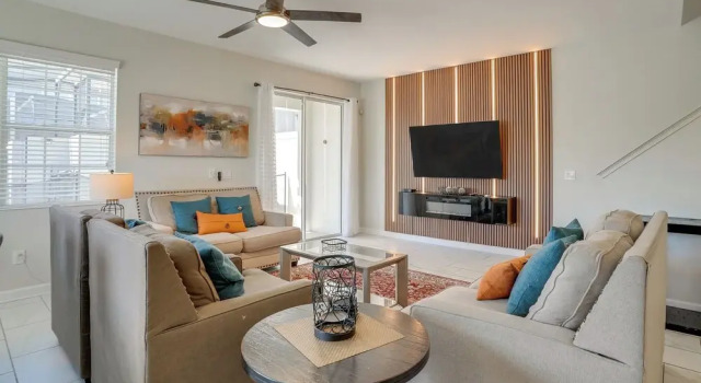 Kissimmee Getaway w/ Pool Access: 5 Mi to Disney, Rezerwuj Hotel Kissimmee Kissimmee