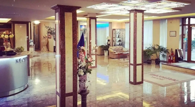 National Palace Wine & Spa Hotel, Book Hotel Hotels in Sliven with Parking, Parking
