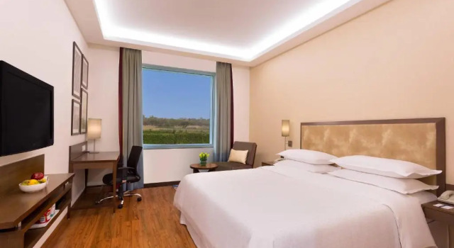 Номер Standard Four Points by Sheraton New Delhi, Airport Highway