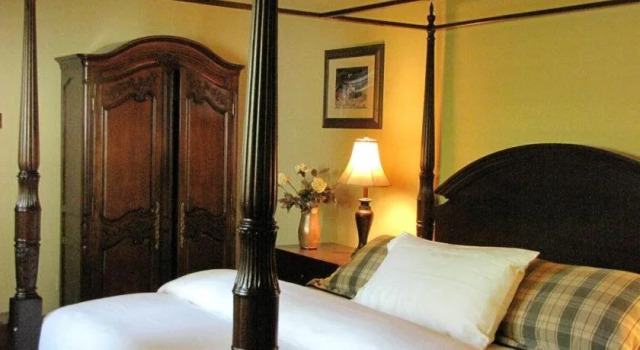 Shawnigan Lake Bed and Breakfast, Prenota Hotel Shawnigan Lake Vancouver Island