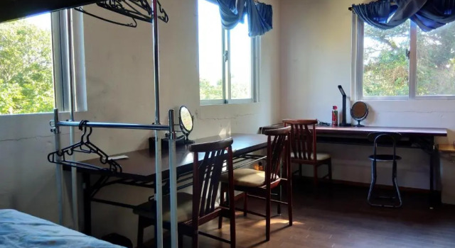 Кровать в общем номере Holiday House Ryukyu-an "MUSIC HOSTEL"