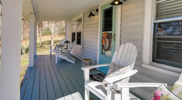 Pet-friendly Topton Home w/ Patio, Deck & Views!, Забронировать Дом для отпуска Коттеджи Blue Ridge Mountains, Коттедж