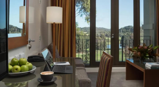 Номер Standard с видом на поле для гольфа Yarra Valley Lodge