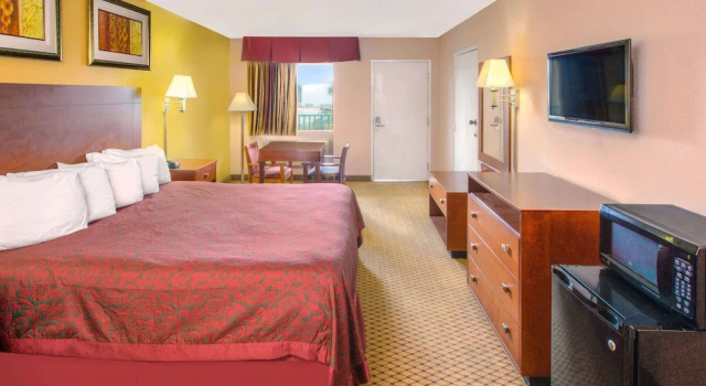 Двухместный номер Deluxe с балконом Days Inn by Wyndham Gulfport