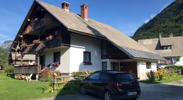 Apartment and room Mateja Kovačič