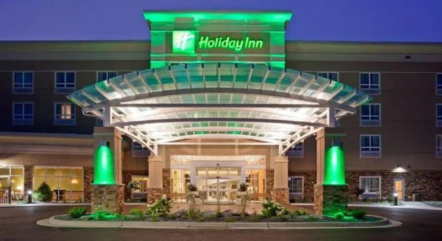 Кровать в общем номере Holiday Inn Eau Claire South I-94 by IHG