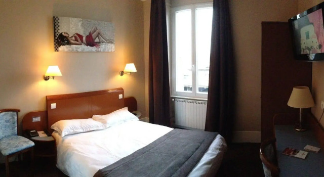 Logis Hotel des Bourbons Montluçon Climatisé, Забронировать Отель Отели Монлюсон с парковкой, рядом с Музей популярной музыки, Парковка