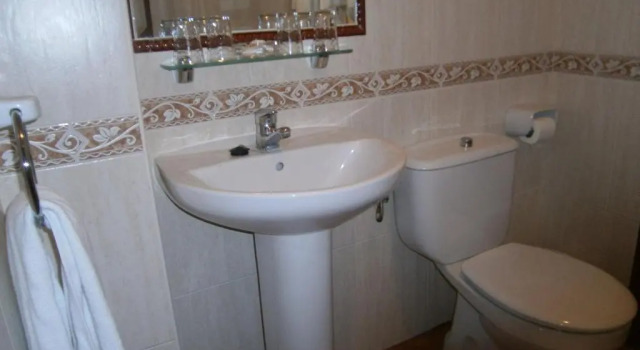 Трёхместный номер Standard Hostal Almanzor