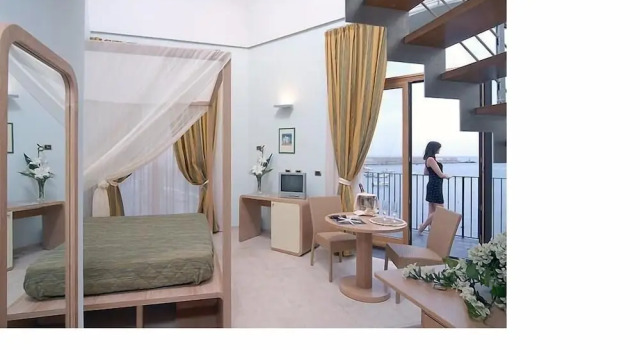 Полулюкс Hotel Villa Carolina