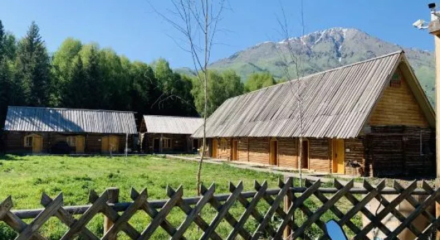 Houhuayuan Inn