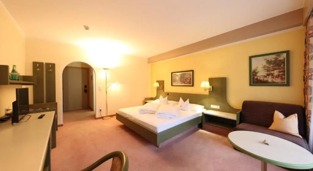 Hotel Lamark, Забронировать Отель Отели Тироля с бассейном, Бассейн