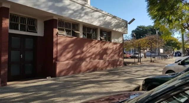 Plaza Hotel, Забронировать Отель Отели Булавайо с завтраком, рядом с Natural History Museum of Zimbabwe, Завтраки