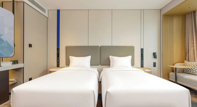 Двухместный номер Standard Holiday Inn Express Qinhuangdao Haigang by IHG