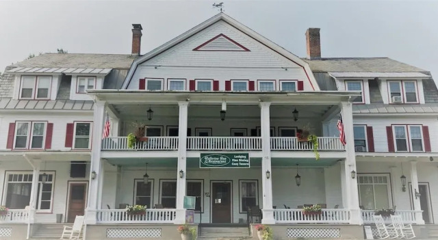 Fullerton Inn, Book Pension Chester Vermont