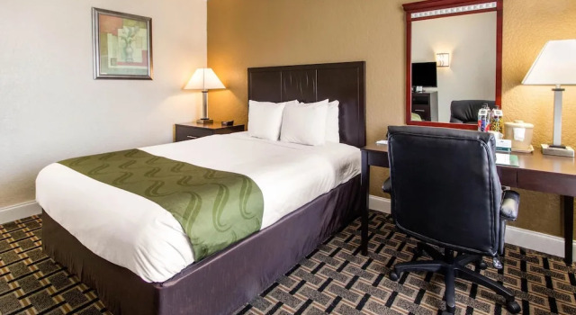 Quality Inn & Conference Center, Varaa Hotelli Tampa Florida