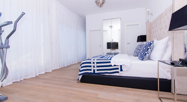Вилла Luxury с 5 комнатами с балконом и с видом на море Livingstone Beach House