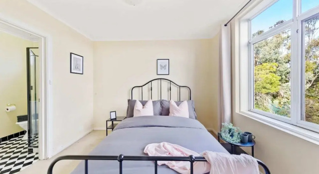A Comfy & Cozy Apt in Clifton Hill, Free Parking, Book Apartment Clifton Hill Victoria
