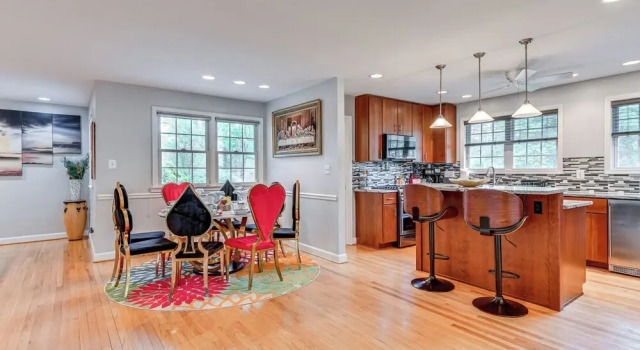 14 Mi to DC: Retreat w/ Patio & Sunroom!, Réserver Hôtel Colesville États-Unis