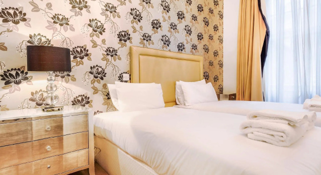 Tophams Hotel