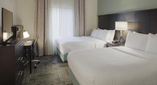 Четырёхместный номер Standard с 2 комнатами Staybridge Suites Fayetteville by IHG