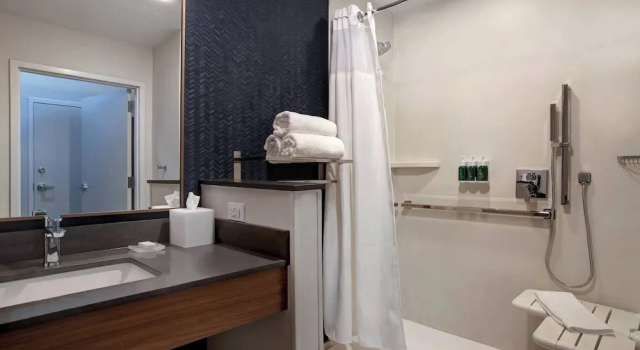 Четырёхместный люкс с видом на город Fairfield Inn & Suites by Marriott Chicago Bolingbrook