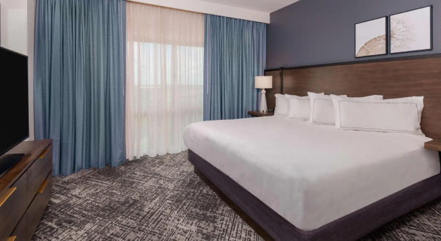 Номер Standard Hilton Charlotte Airport Hotel