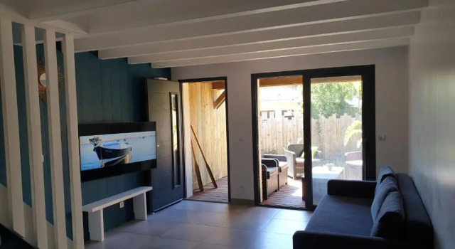 Couleur Cabanes Classe 3 Etoiles, Забронировать Отель Отели Бассен-д'Аркашон с парковкой, Парковка