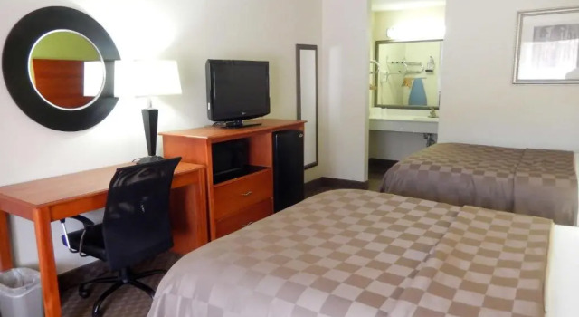 Четырёхместный номер Deluxe Motel 6-Luling, LA