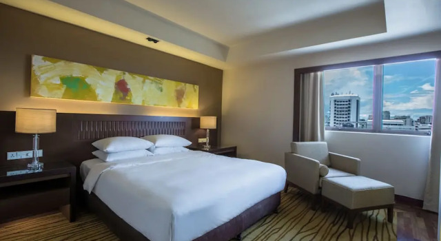 Двухместный клубный номер Hyatt Regency Kinabalu