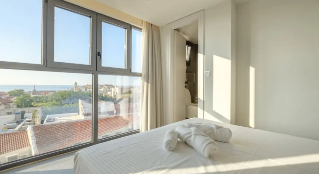 Апартаменты Deluxe Sky-High Central Penthouse - 01