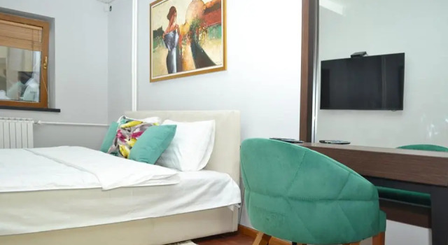 He-Ra Apartment 4