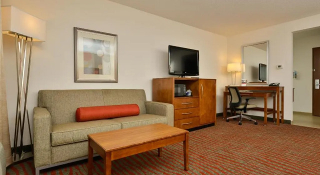 Двухместный номер Deluxe Holiday Inn Express Boston - Milford by IHG
