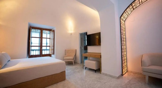 Полулюкс Hotel La Chiquita