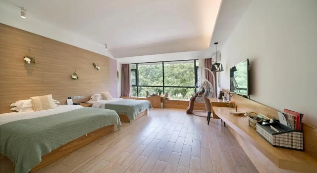 Трёхместный номер Standard с видом на горы Ancient Street No.5 Youth Chic Hotel