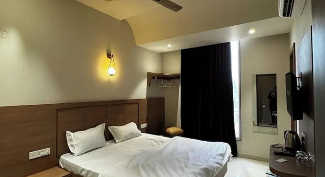 Двухместный номер Deluxe hotel neelkamal