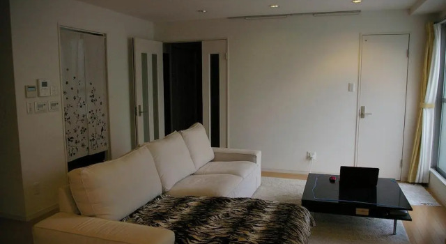 Guest House Enya (только для женщин), Забронировать Гостевой дом Гостевые дома Осаки, рядом с Торговая улица Сэнничимэ Догуясудзи, Гостевой дом